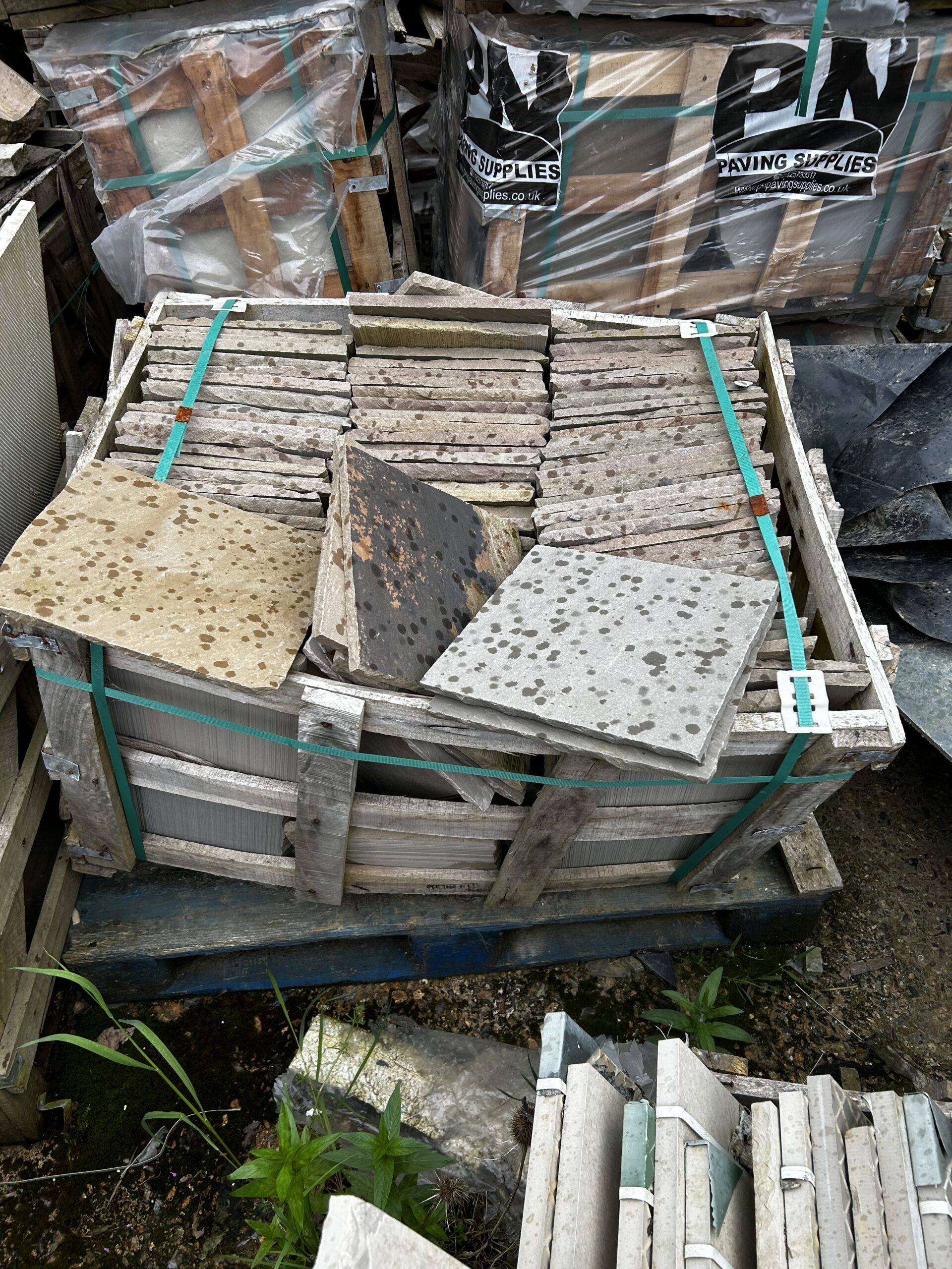 Raj blend Indian Sandstone paving 295mm x 295mm